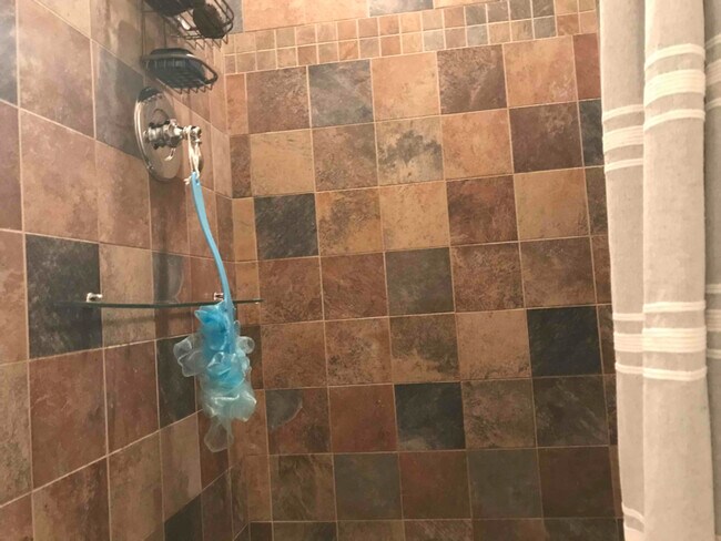 Foto del edificio - 1311 Hill Born Dr