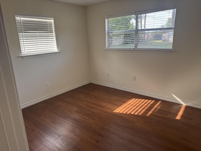 Foto del edificio - Pecan Cove Apartments – Hidden Gem - Secluded - Tranquil - 2 Bedroom Apartment homes located on a...