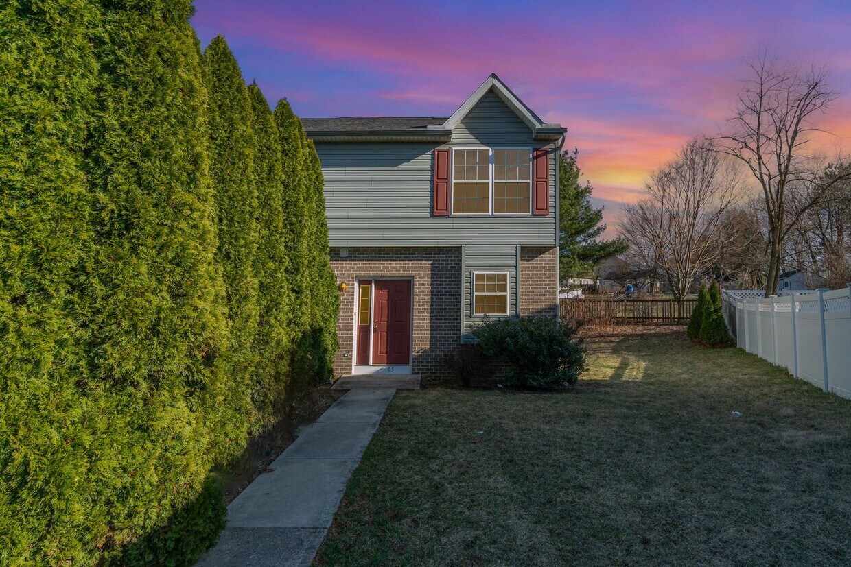 Primary Photo - 65 Johns Dr