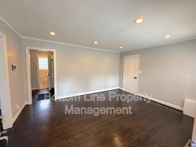 Foto del edificio - 214 S Gardner Ave