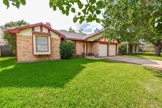 Building Photo - 12106 Pecan Meadow Dr