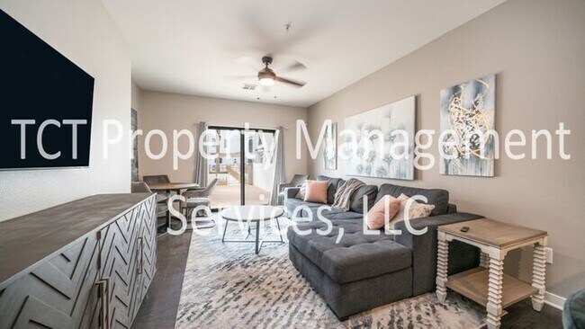 Foto del edificio - Stunning 1 Bedroom with Pool View