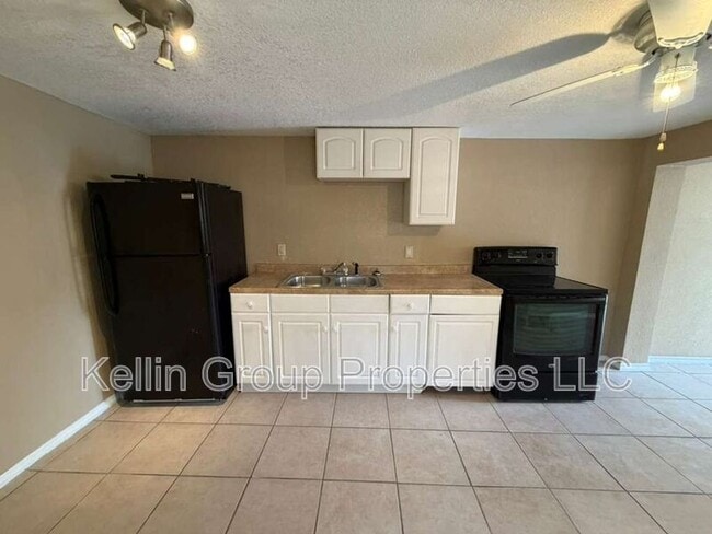 Building Photo - 2917 Sanchez St