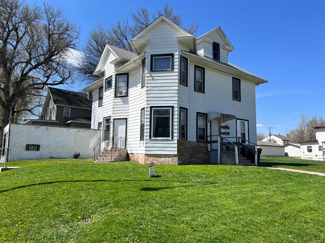 Foto principal - 1BR/1BA Apartment in Multi-Family Unit