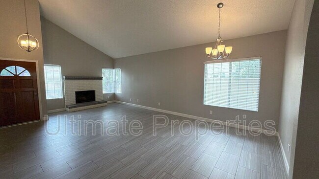 Foto del edificio - 9035 E Jenan Dr