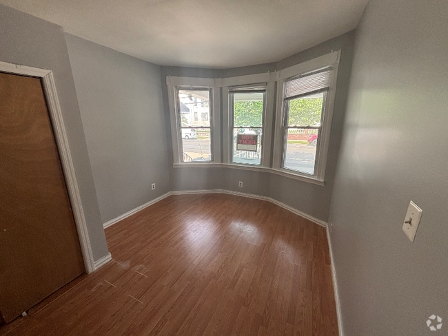 Building Photo - 212 Princeton Ave