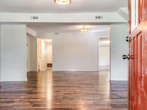 Building Photo - 625 S May St