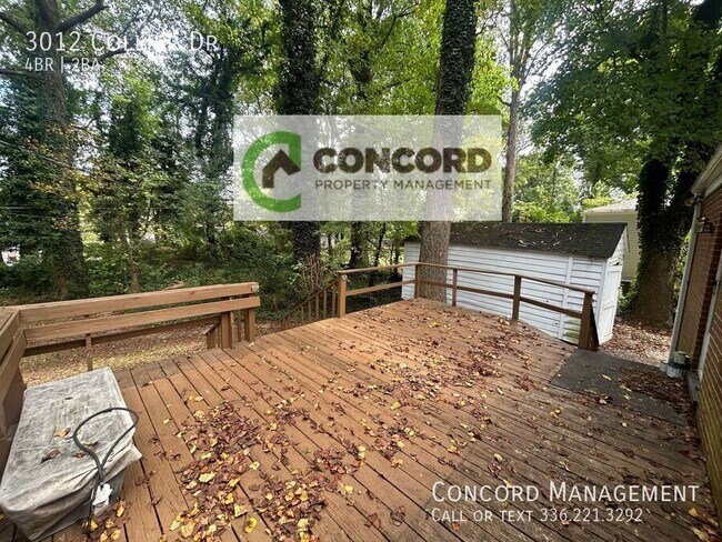 Building Photo - 3012 Collier Dr