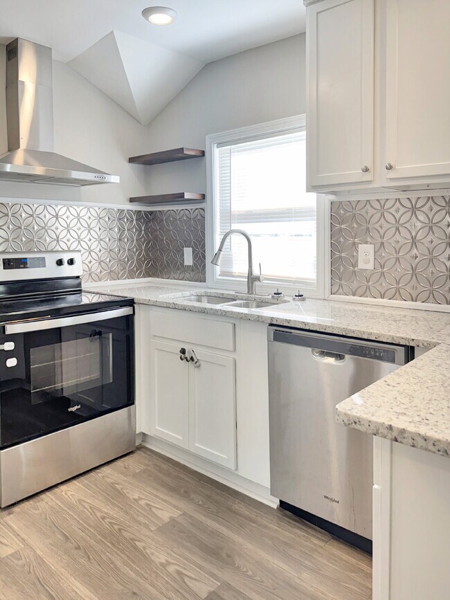 Foto del edificio - Newly Updated Jefferson Home with Spacious Backyard