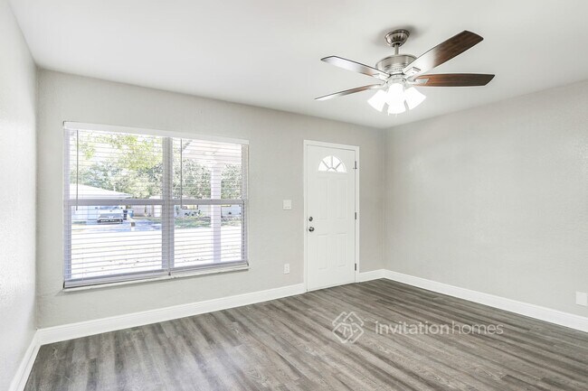Foto del edificio - 1338 Boylan Ave