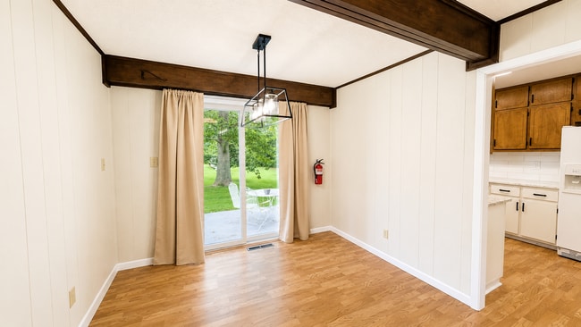 Building Photo - Well maintained Swannanoa Rental Home!