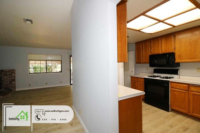 Building Photo - 1818 Breckenwood Dr