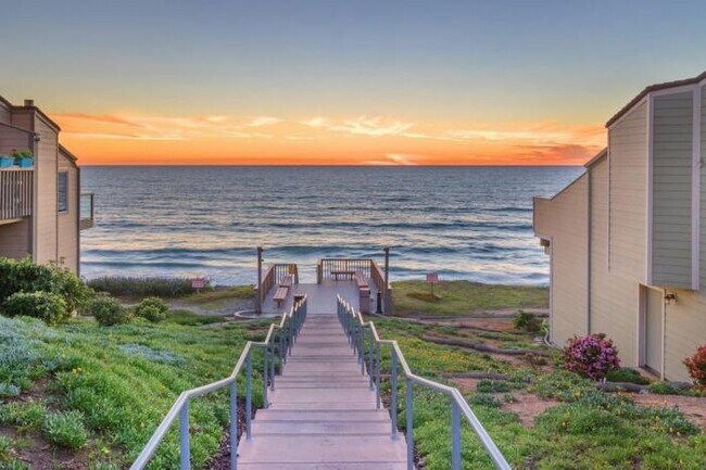 Building Photo - 3 bedroom in Encinitas CA 94024