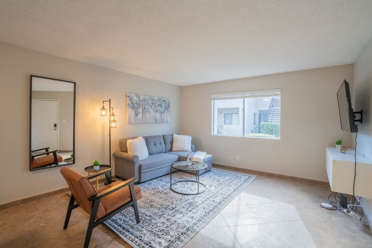 Foto principal - 8550 E McDowell Rd