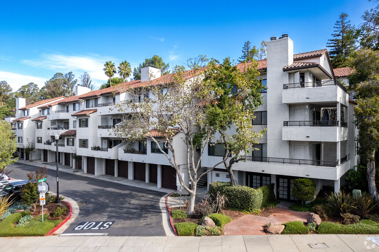 22081 Valencia Pl, Hayward, CA 94541 Apartments in Hayward, CA