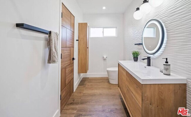 Foto del edificio - 22616 Oxnard St