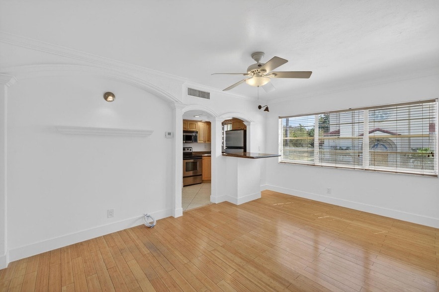 Photo - 901 NE 3rd Street Unit 205