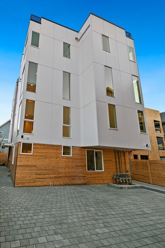 Foto principal - 839 NW 54th St