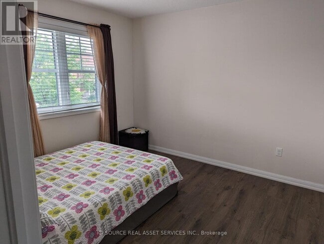 Building Photo - 13 Dulverton Dr