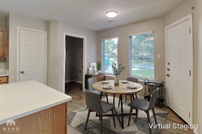 Building Photo - 598 Orangewood Dr