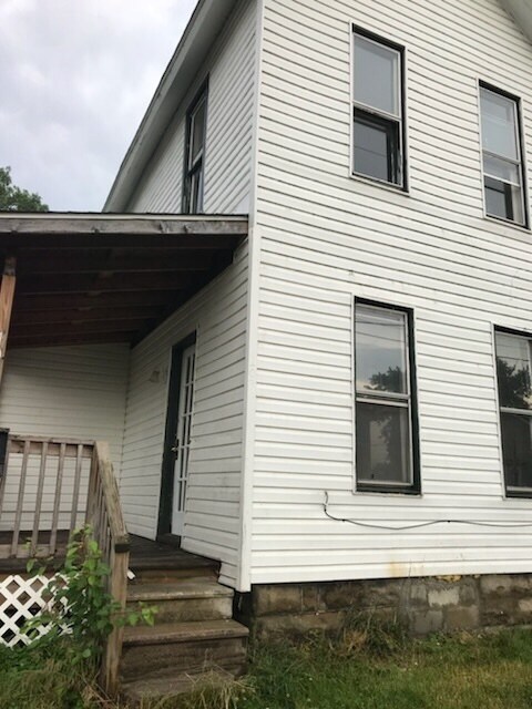 Building Photo - 103 Valley St