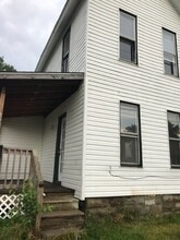 Building Photo - 103 Valley St