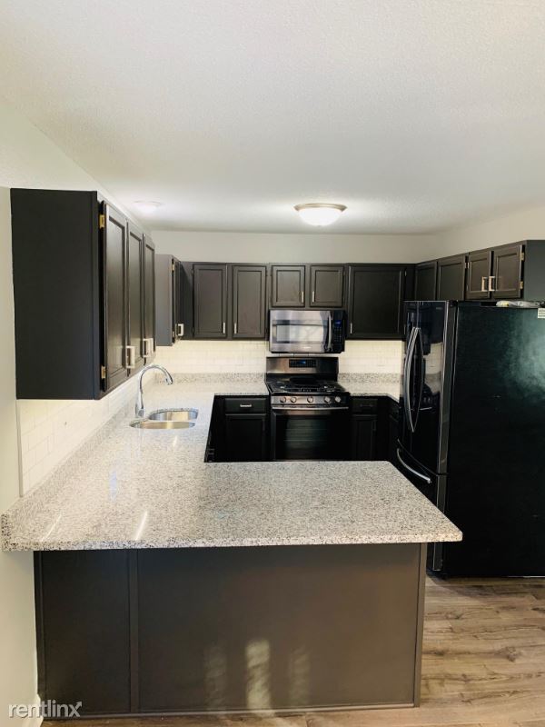 Building Photo - 3 br, 1.5 bath House - 2530 W Oakwood Rd