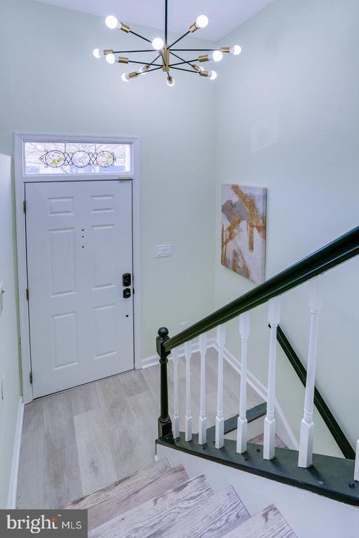 Foto del edificio - 8213 Roxbury Dr