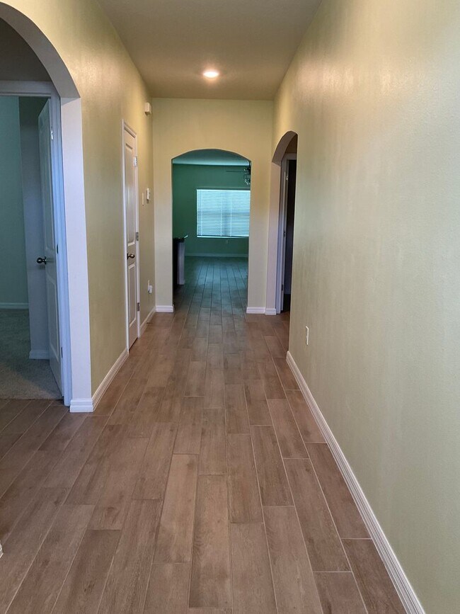 Foto del edificio - 4 BD/ 2BA in Chestnut Village
