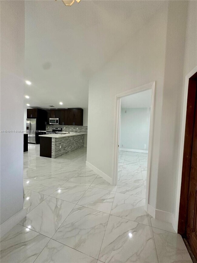 Foto del edificio - 7418 W 32nd Ct