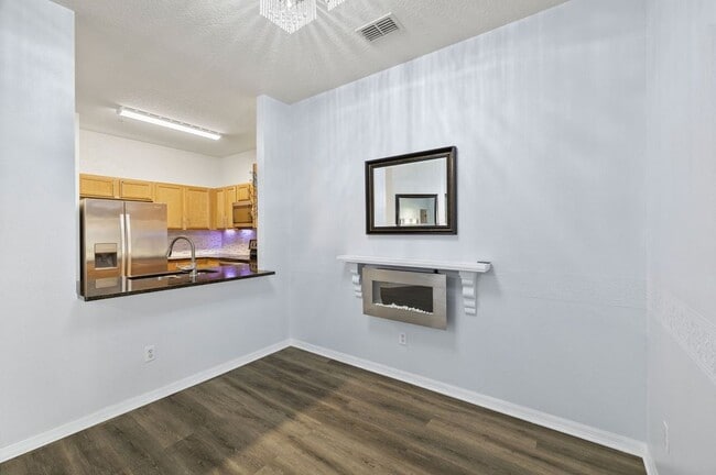 Foto del edificio - 7519 Bliss Way