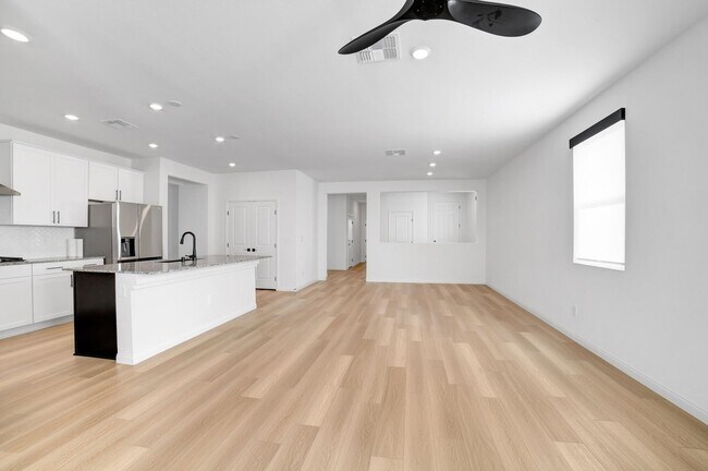 Building Photo - BRAND-NEW NEVER LIVED-IN 3-BEDROOM 2 BATHS...