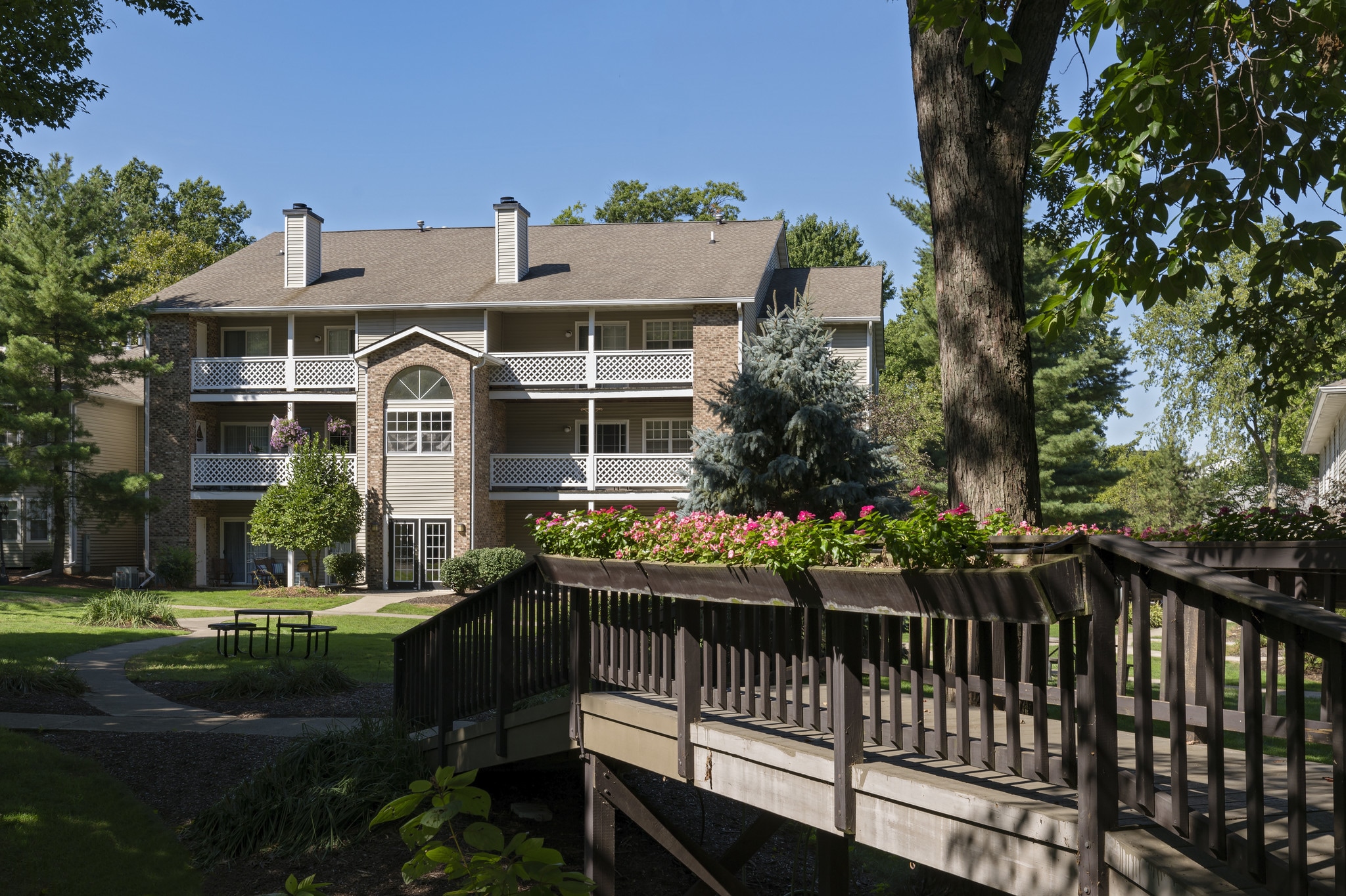 Sturbridge Square Apartments – photo 1 of 43