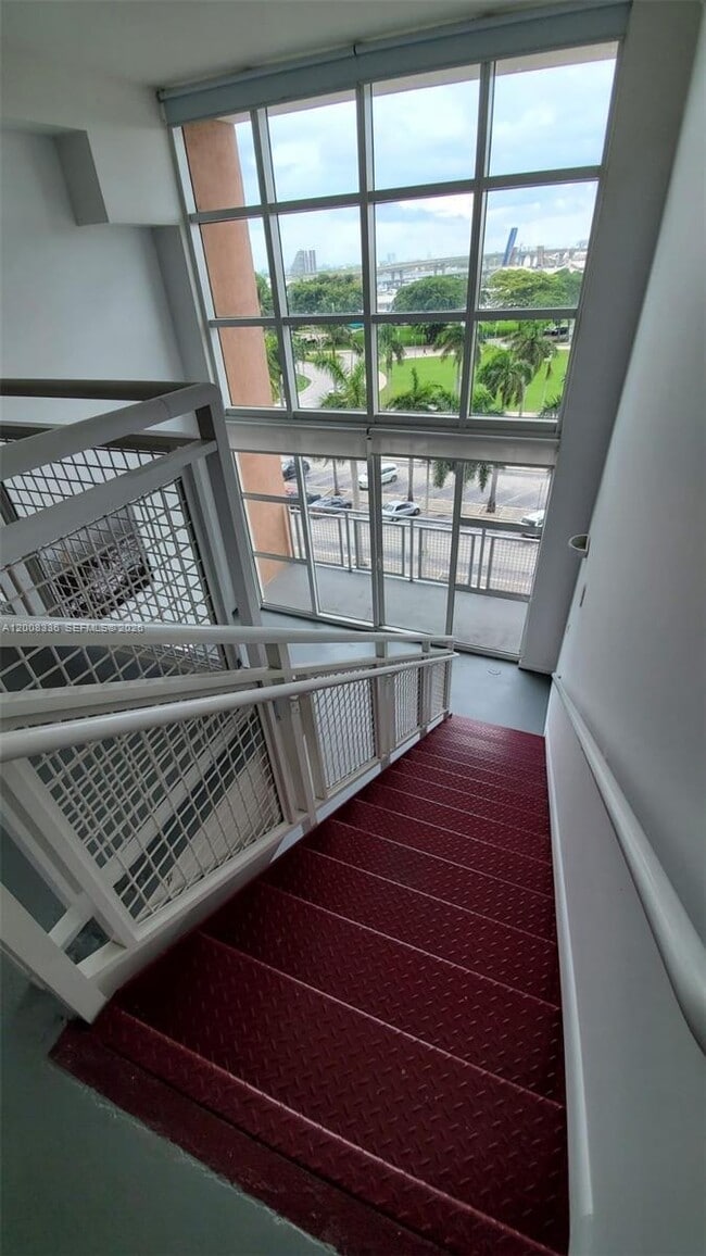 Foto del edificio - 253 NE 2nd St