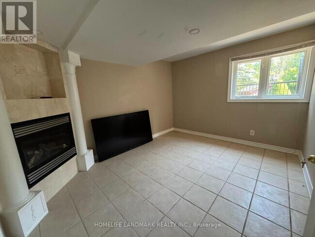Building Photo - 77 Greenbank Dr