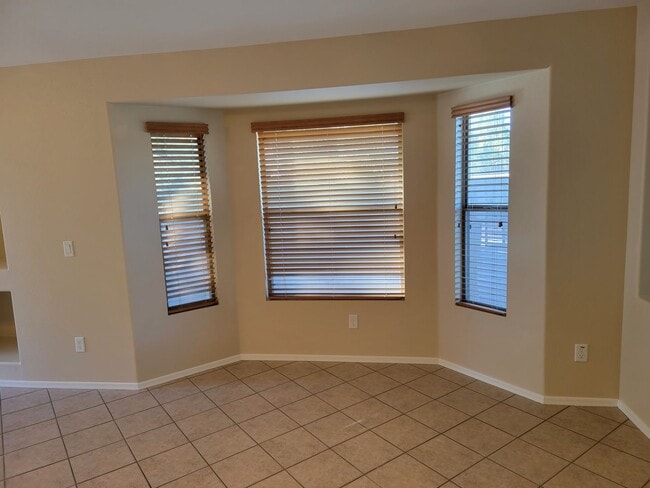 Foto del edificio - 16885 W STATLER ST, Surprise, AZ 85388