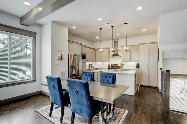 Building Photo - 10905 Upland Retreat Dr