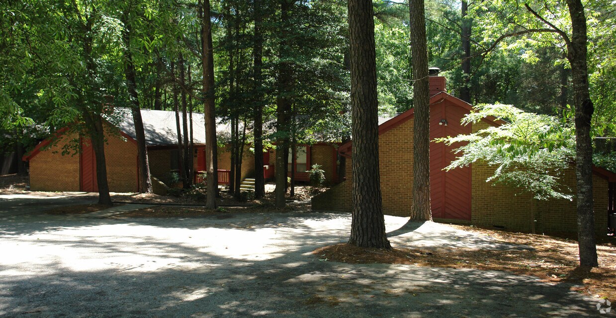 Primary Photo - 4822 Hollenden Dr