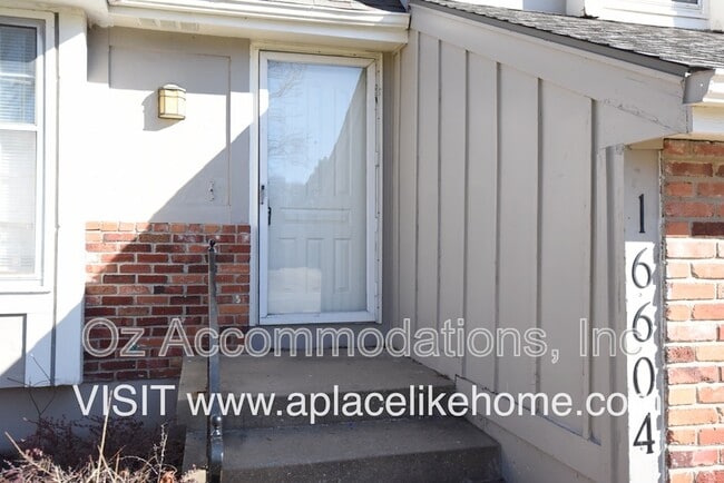 Building Photo - 16604 W 142nd Cir