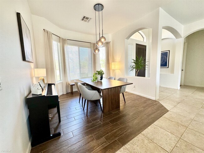 Foto del edificio - 3 br, 2 bath House - 28814 North 49th Way