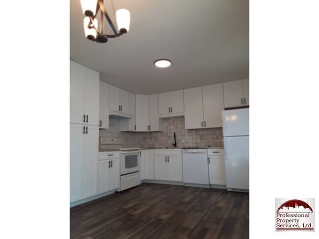 Building Photo - Country Living With City Conveniences
