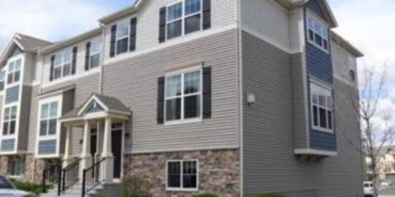 Foto principal - 8295 Norwood Ln N