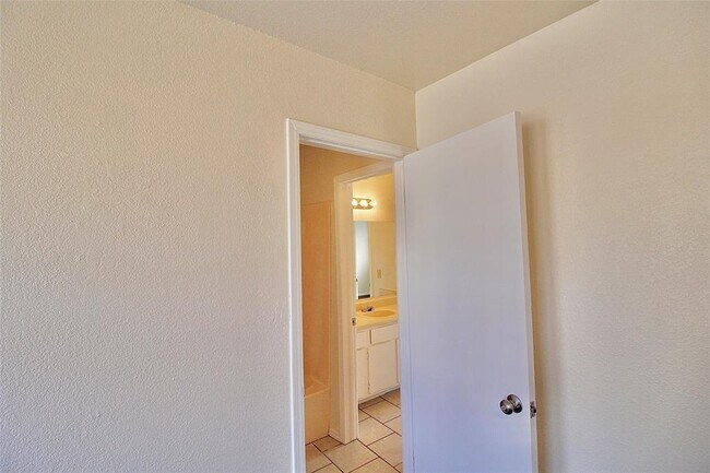 Foto del edificio - 2336 Heatherfield Ln