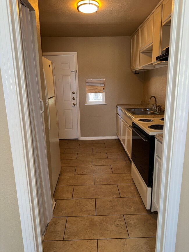 Foto del edificio - 245 Deerwood Dr