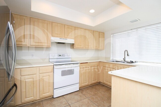 Foto del edificio - 860 N McQueen Rd