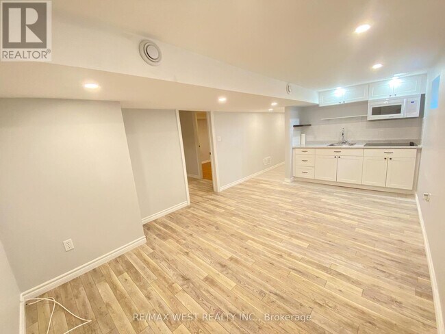 Photo du bâtiment - 20 Britannia Ave