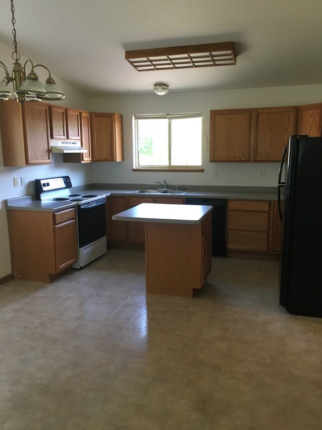 Kitchen and Dining Room - W6040 Bucklin Rd