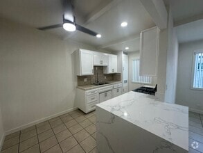 Building Photo - 1443 W Almond Ave