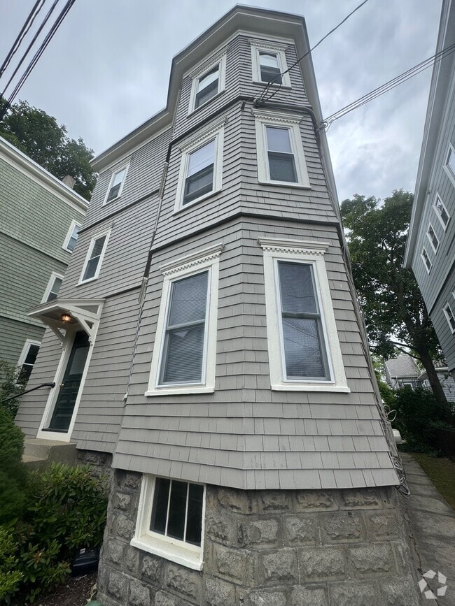 Building Photo - 15 Belmont Sq