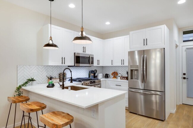 Foto del edificio - 8042 14th Ave NW